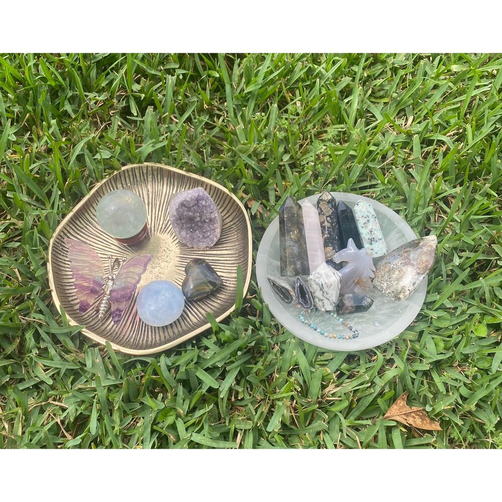16 Piece Crystal Bundle Box, Crystal Lot